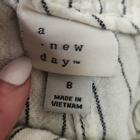 Striped White and Black Women's Linen Pants Size 8 - Picture 3 of 6